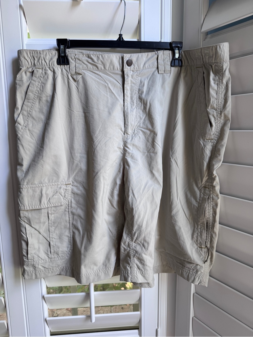 Columbia Field Gear lightweight cargo shorts. XL